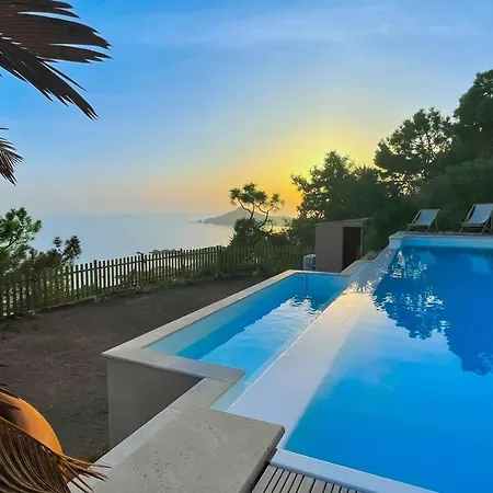 Family With Unique Sea View For 11people Saint-Raphaël