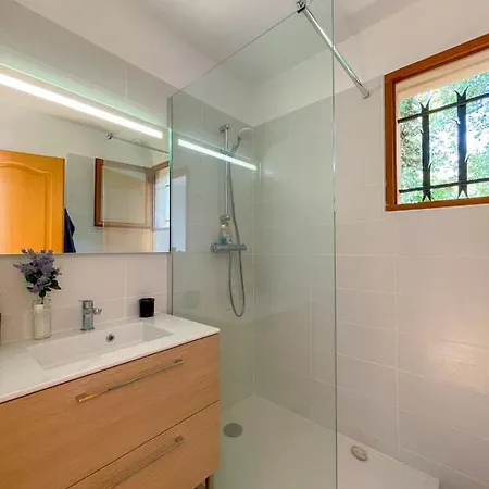 Sea-view For 11 Guests With A Heated Infinity Pool Villa *