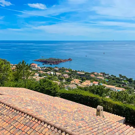 Sea-view For 11 Guests With A Heated Infinity Pool